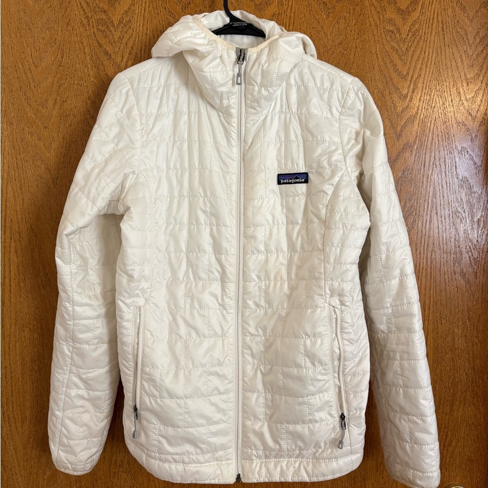 Patagonia Women’s White Nanopuff Jacket